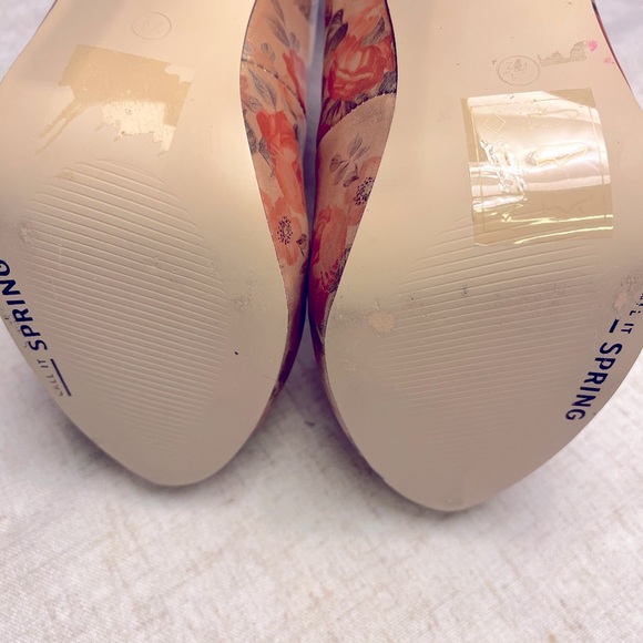 Floral Pattern Ladies High Heels size 7.5, “Call It Spring” - Picture 4 of 5